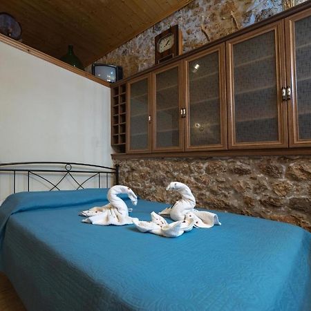 Menecrates Rustic - San Matteo Apartment Ágios Matthaíos Bagian luar foto