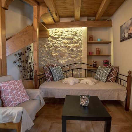 Menecrates Rustic - San Matteo Apartment Ágios Matthaíos Bagian luar foto