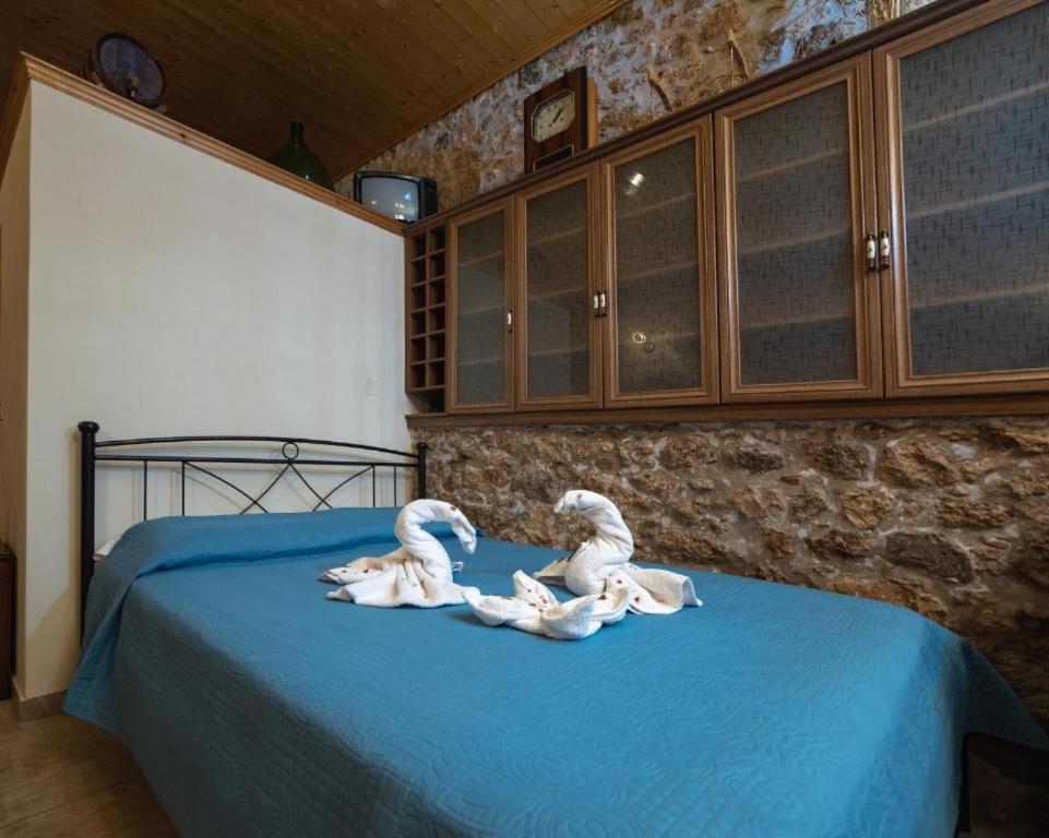 Menecrates Rustic - San Matteo Apartment Ágios Matthaíos Bagian luar foto