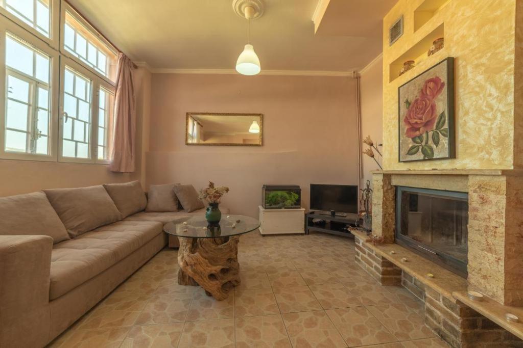 Menecrates Rustic - San Matteo Apartment Ágios Matthaíos Bagian luar foto
