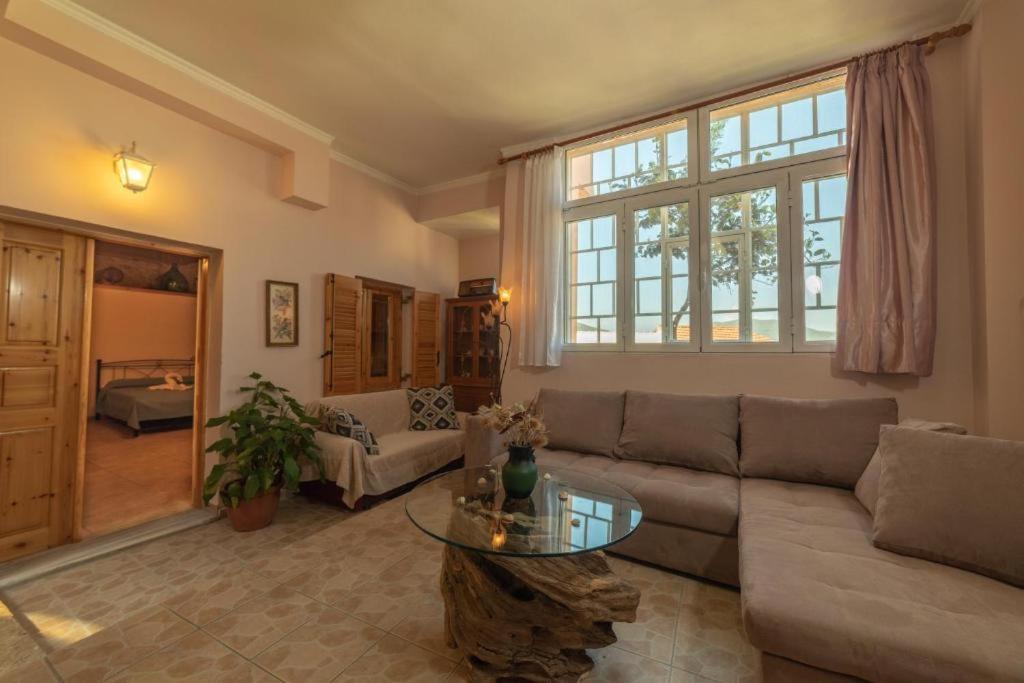Menecrates Rustic - San Matteo Apartment Ágios Matthaíos Bagian luar foto