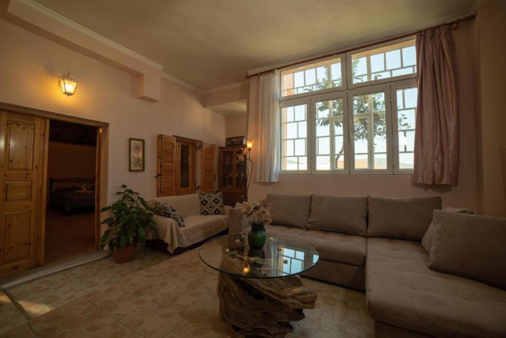 Menecrates Rustic - San Matteo Apartment Ágios Matthaíos Bagian luar foto