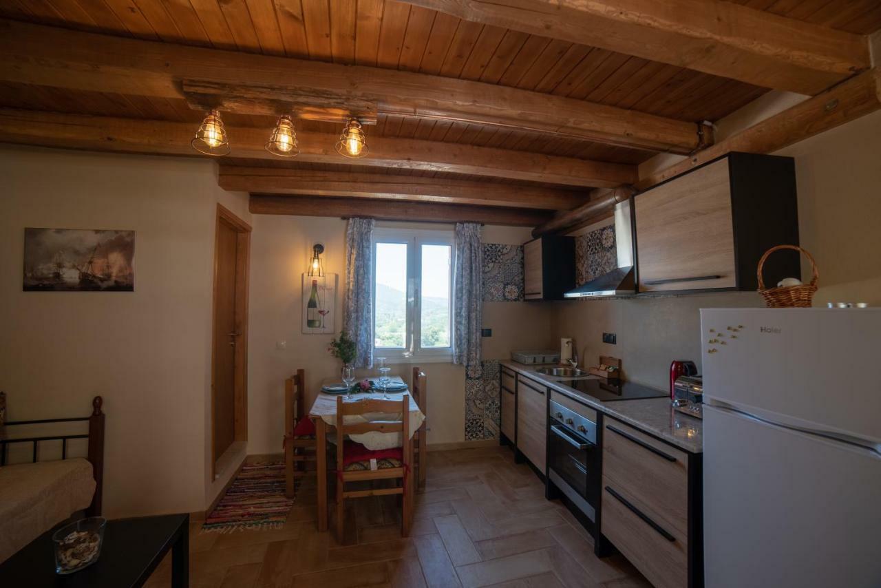 Menecrates Rustic - San Matteo Apartment Ágios Matthaíos Bagian luar foto