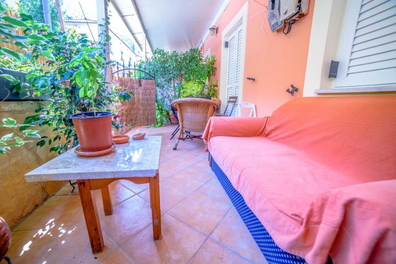 Menecrates Rustic - San Matteo Apartment Ágios Matthaíos Bagian luar foto