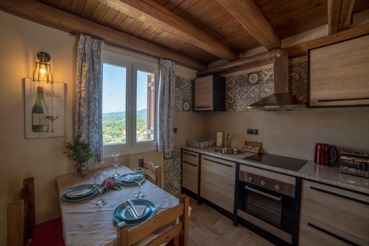 Menecrates Rustic - San Matteo Apartment Ágios Matthaíos Bagian luar foto